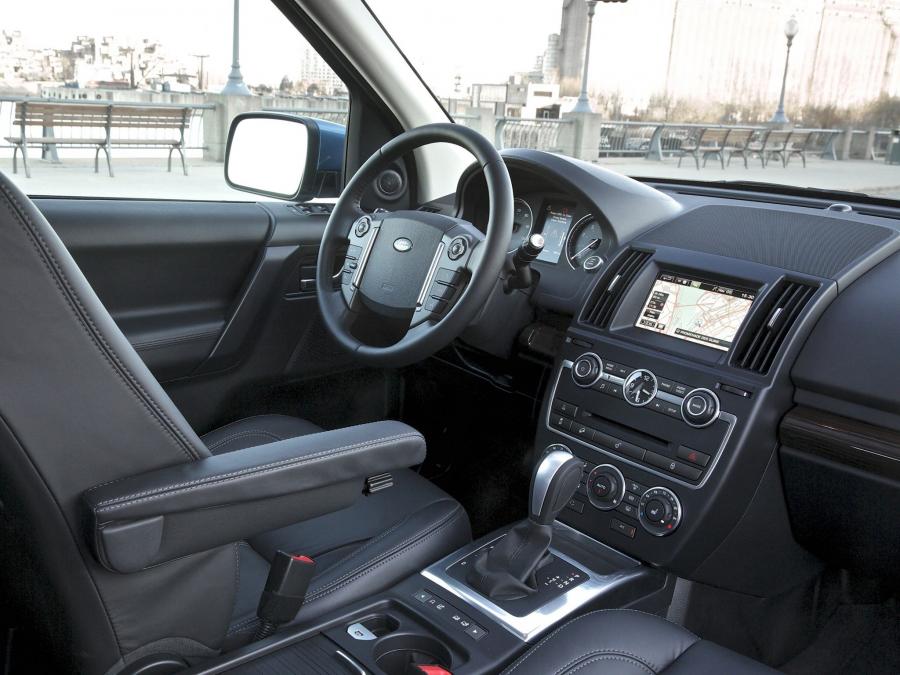  Land Rover LR2 HSE 2012 года  (фото 9 из 16)